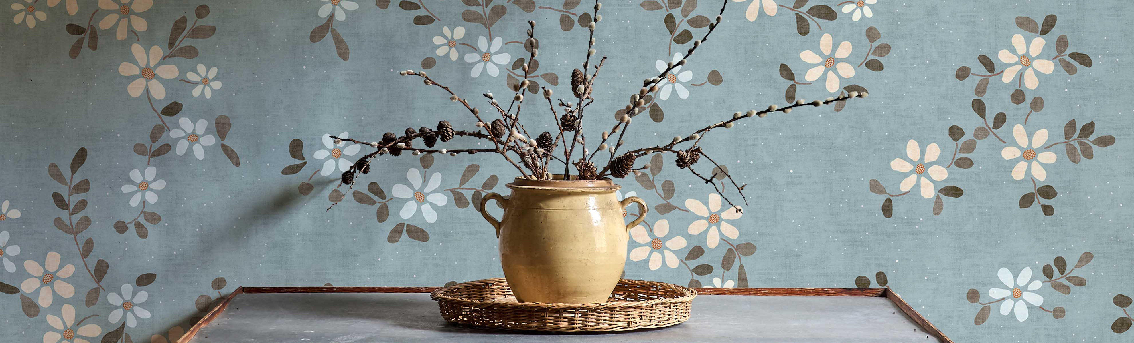 <p>STELLATA Misty Wallpaper, blue flowers, Lewis and Wood fabric and wallpaper in France.</p>