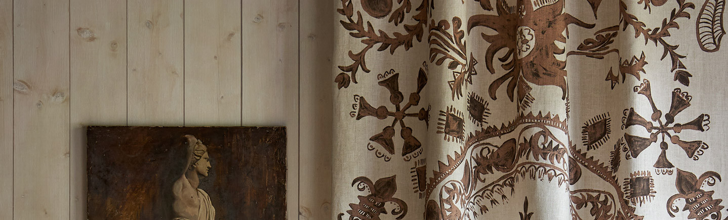 <p>Womad LG 100 design, brown Henna colour, fabric and wallpaper.</p>